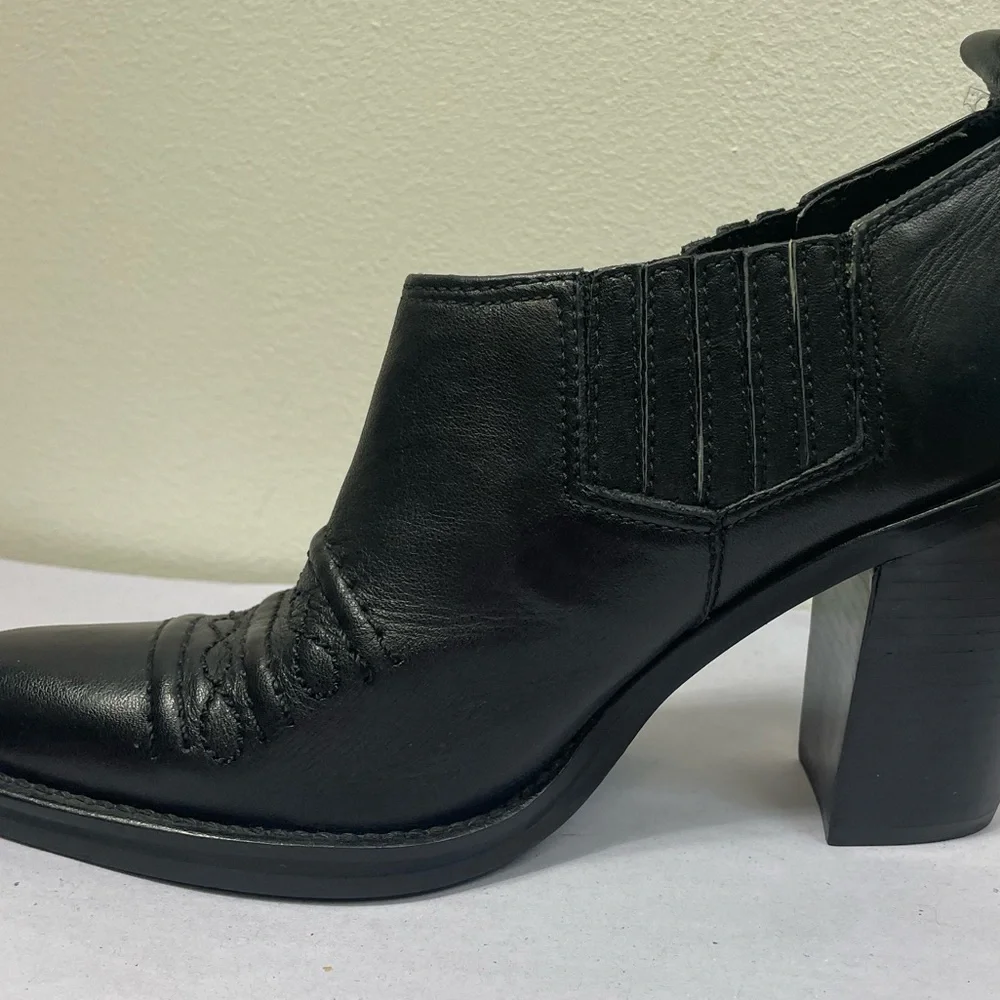 Zodiac Western Heeled Ankle Booties 6 Black Chelsea Slip-On Pointed Chunky 90s